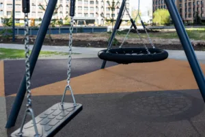 Детская площадка в коттеджном поселке "Солнечные луга"